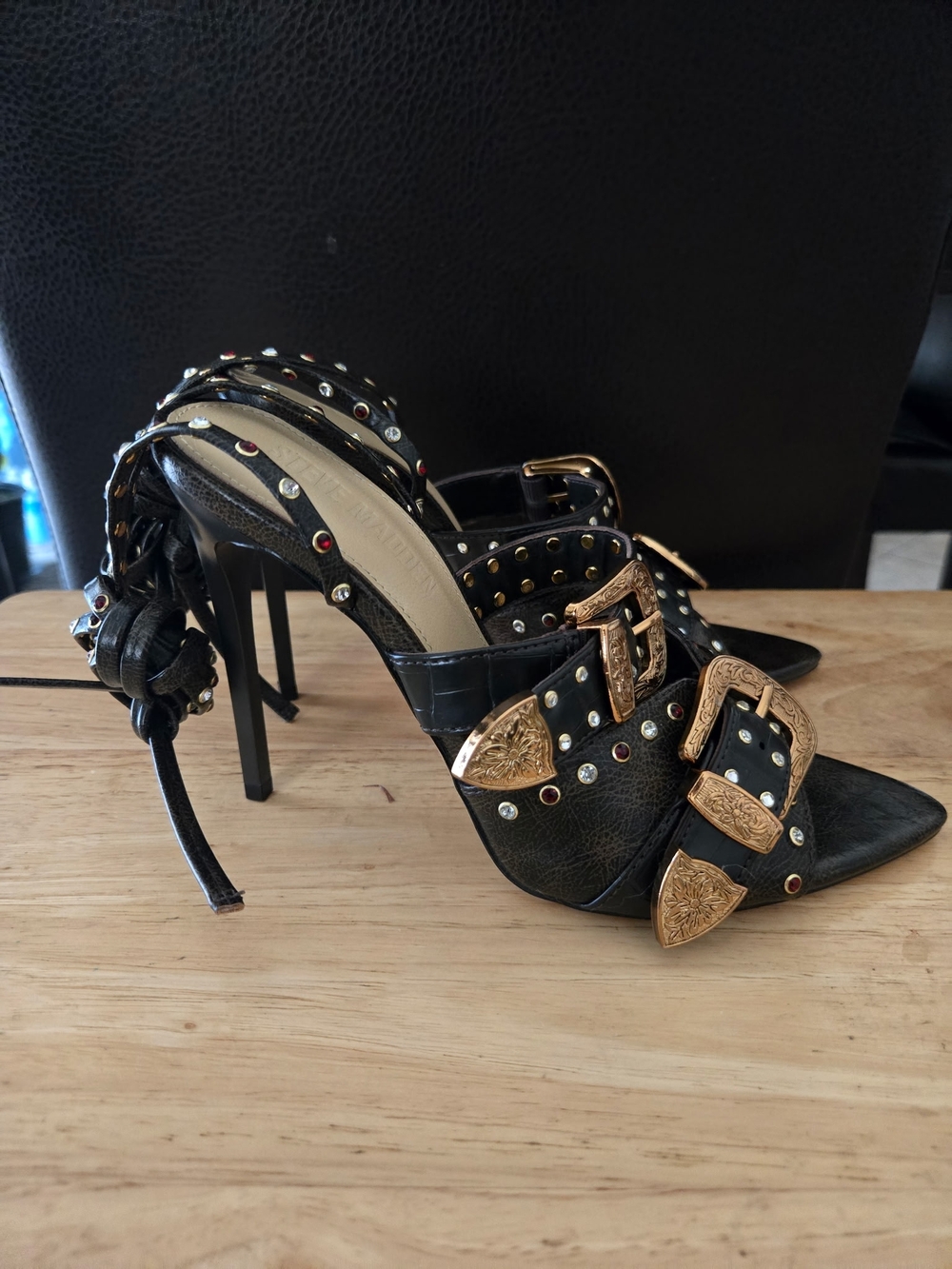 Steve Madden Saddle Embellished Ankle Strap Sandals.    Size 7.5 - Picture 7 of 7